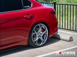 Alfa Romeo Giulia Side Skirts - Carbon Fiber - Lusso Alfa Romeo Giulia Side Skirts - Carbon Fiber - Lusso